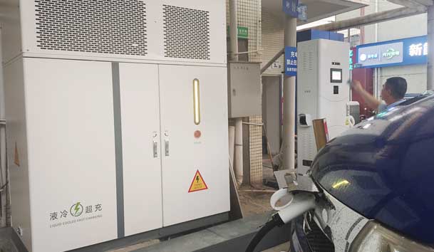 【重卡电动先锋】优越会300-400kW重卡充电桩：亮点与应用典范(图2)